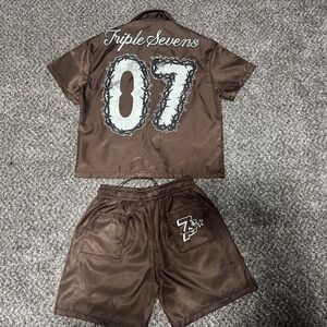 *PRE-OWNED* Excellent Conditon TRIPLE SEVENS777 Nylon Short Set